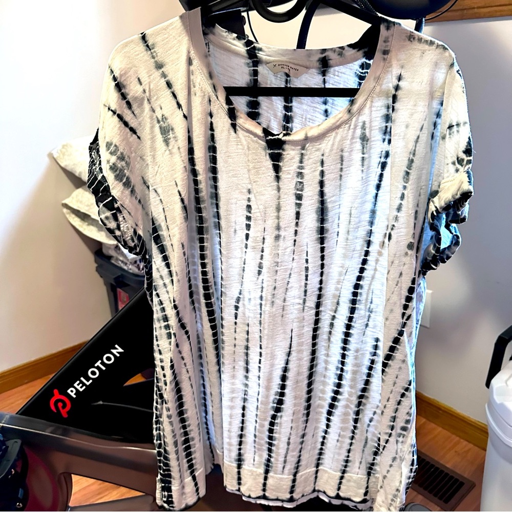 tie-dye tee